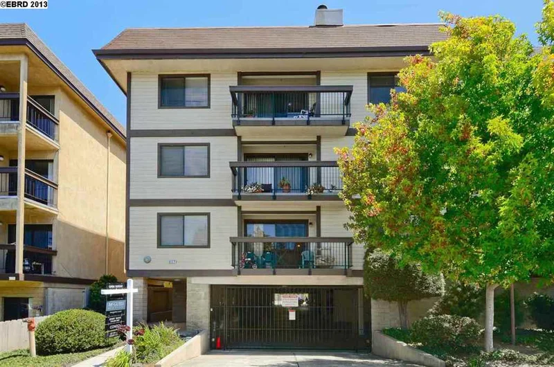 417 Evelyn Ave #206, Albany, CA 94706-1311
