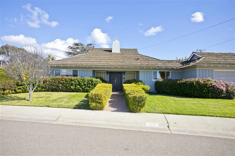 8811 Nottingham Pl, La Jolla, CA 92037