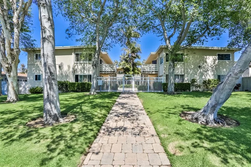 1024 Loring Street #9, San Diego, CA 92109