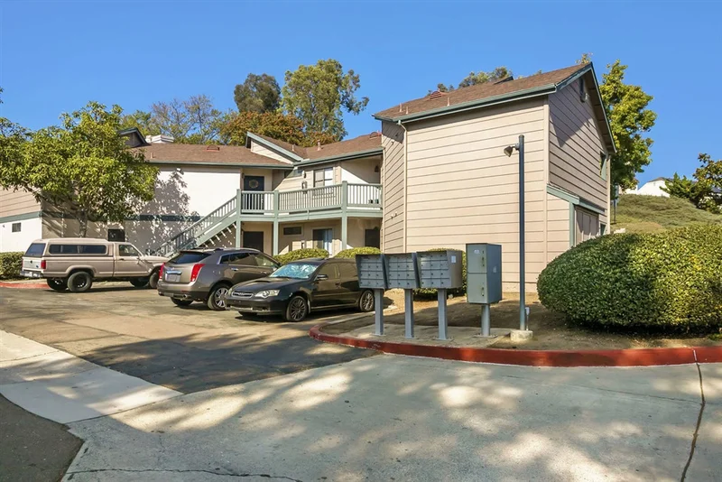 3006 Blue Oak Ct, Spring Valley, CA 91978