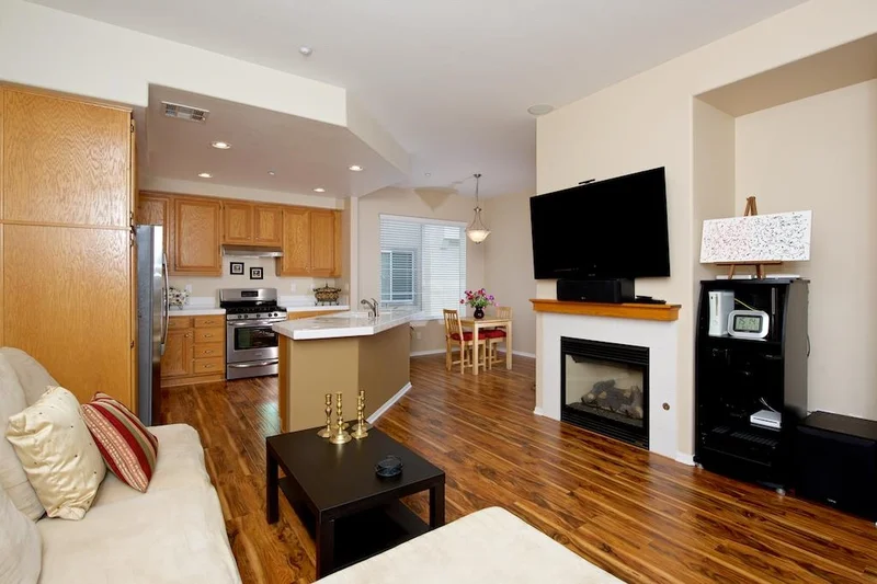 2732 Escala, San Diego, CA 92108