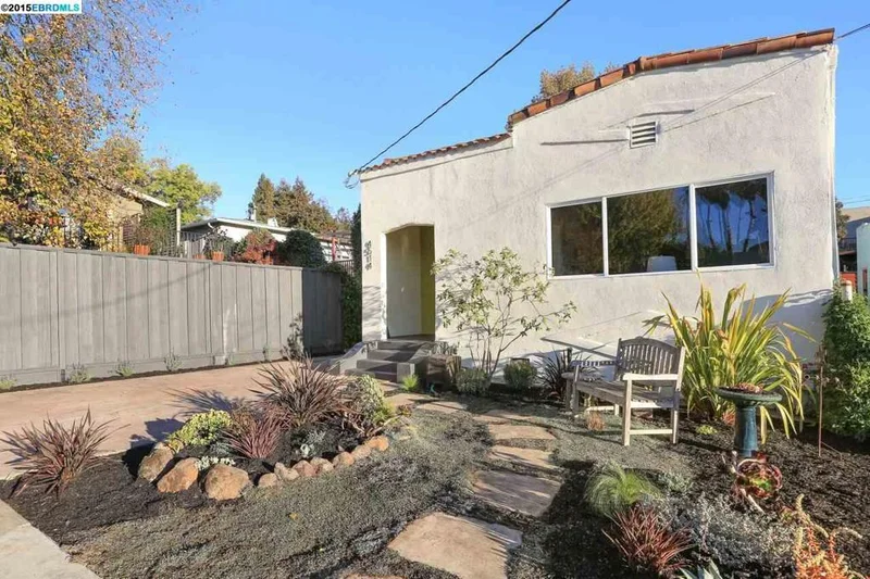 4514 Pleasant Valley Ct, Oakland, CA 94611
