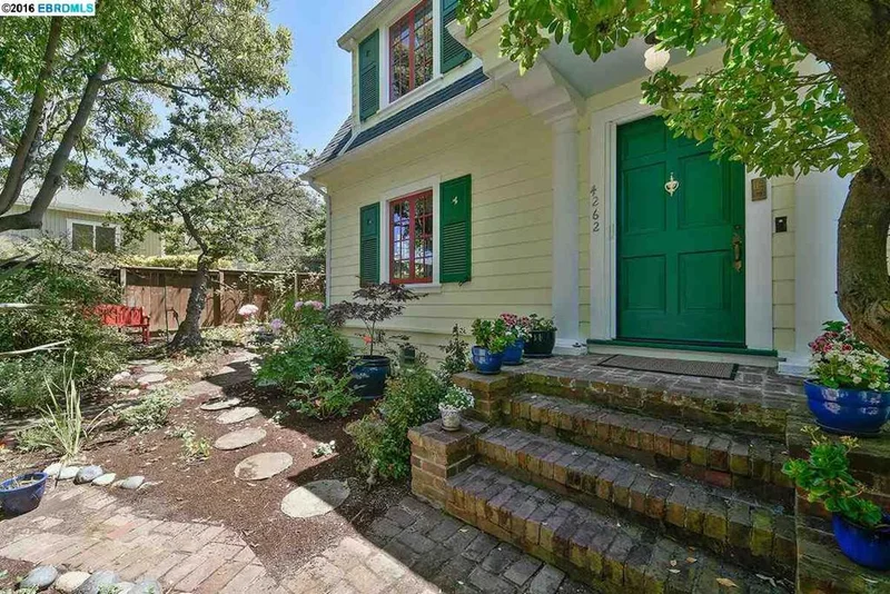 4262 Gilbert St, Oakland, CA 94611