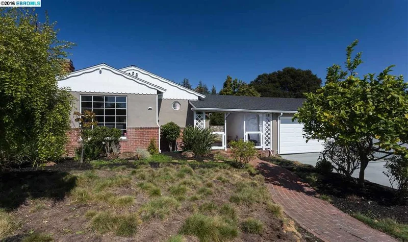 30 Glen Eden Ave, Oakland, CA 94611