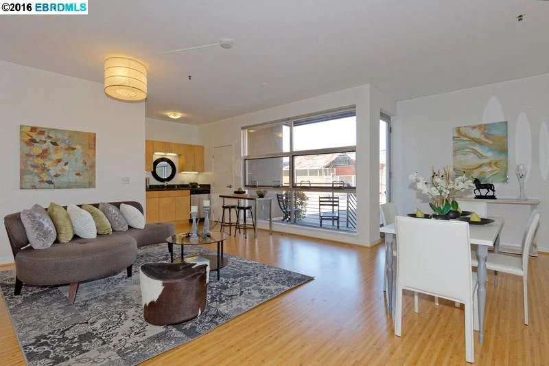 1007 41st St #312, Oakland, CA 94608