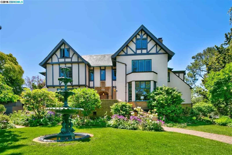 104 Hampton Rd, Piedmont, CA 94611