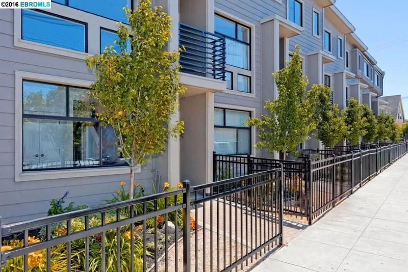 892 20th Street, Oakland, CA 94607