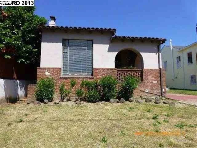 3015 55th Ave, Oakland, CA 94605-1111