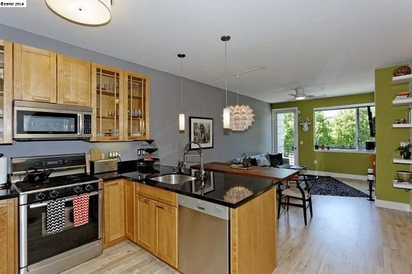 2300 Broadway #1, Oakland, CA 94612-2415