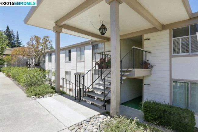 2724 Ptarmigan Dr #7, Walnut Creek, CA 94595