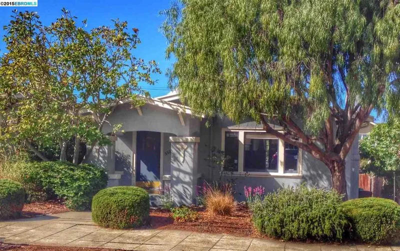 5529 Thomas Ave, Oakland, CA 94618