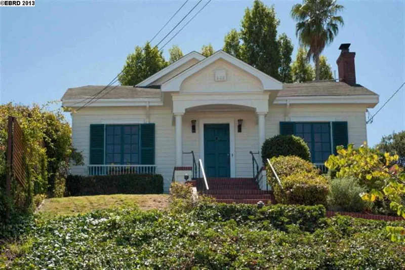 428 Wayne Ave, Oakland, CA 94606-1127