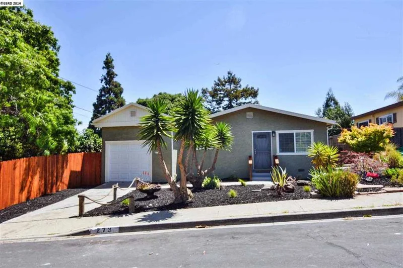 273 Zoe Ct, Pinole, CA 94564-1633