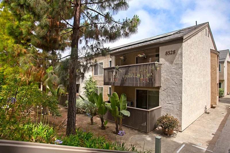 8528 Via Mallorca H, La Jolla, CA 92037