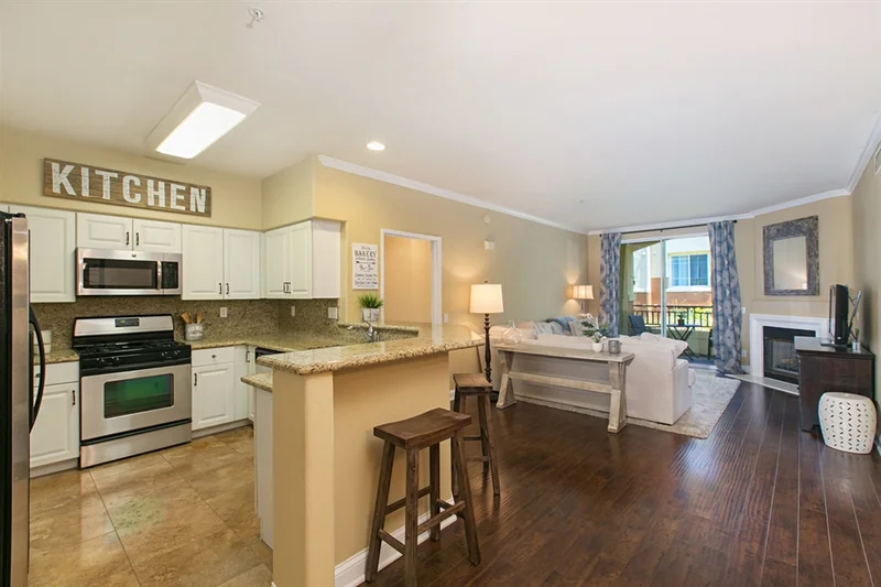 12374 Carmel Country #H204, San Diego, CA 92130