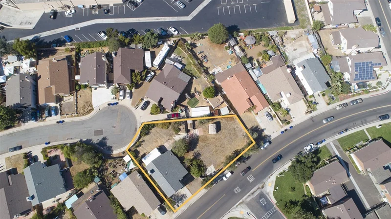 8976 Hillery, San Diego, CA 92126