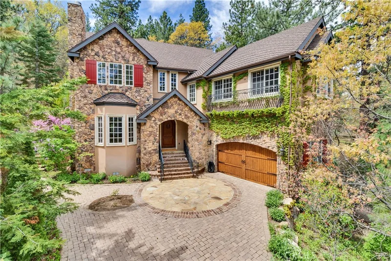 30151 Sky Line, Running Springs, CA 92382