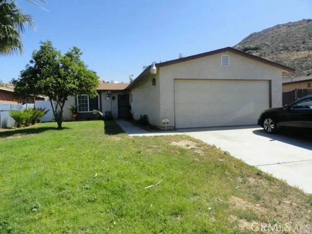 18601 6th, Bloomington, CA 92316
