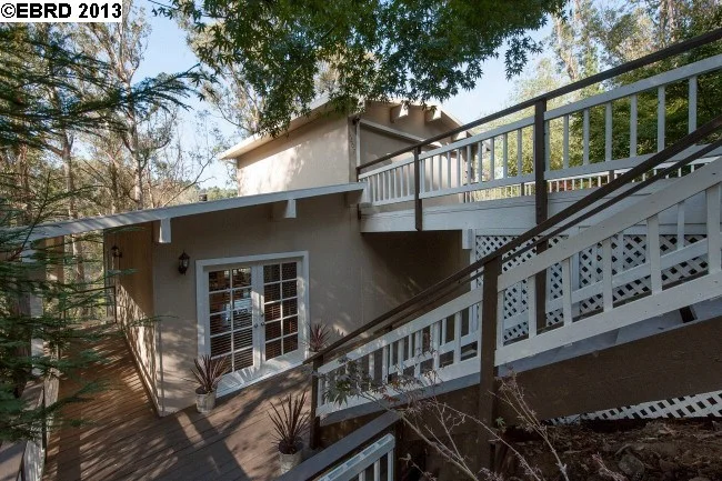 6207 Westover Dr, Oakland, CA 94611-2406
