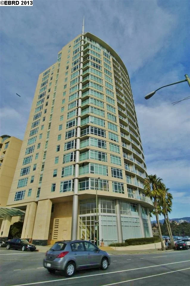 1 Lakeside Dr #901, Oakland, CA 94612-4666