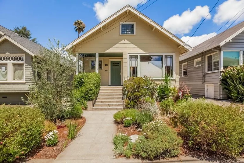 62 Linda Ave, Oakland, CA 94611-4800