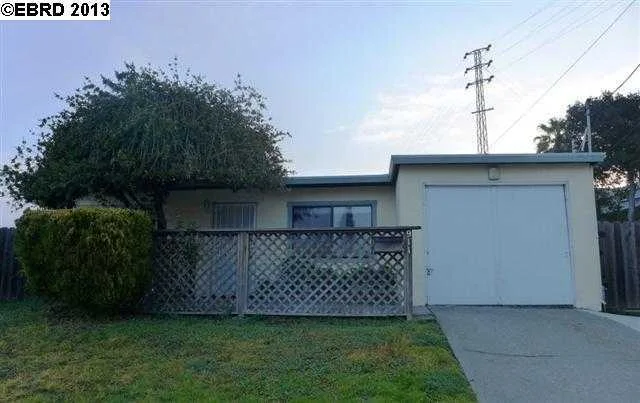 911 Sunnyview Dr, Pinole, CA 94564-2662