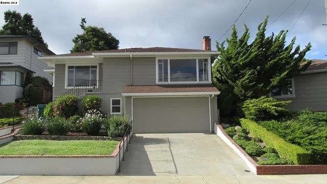 10 Gregory Pl, Oakland, CA 94619-2240