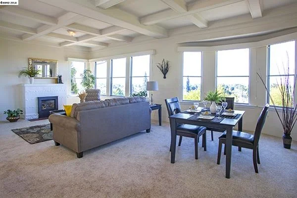 8727 Thermal St, Oakland, CA 94605-4017