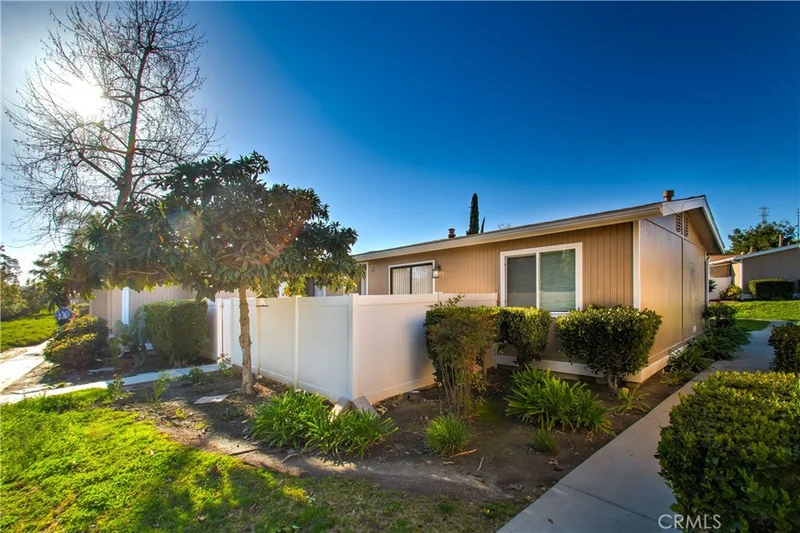 25812 Via Lomas #68, Laguna Hills, CA 92653