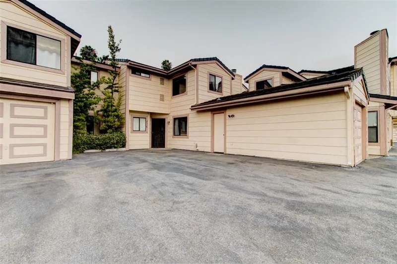 276 Durian, Vista, CA 92083