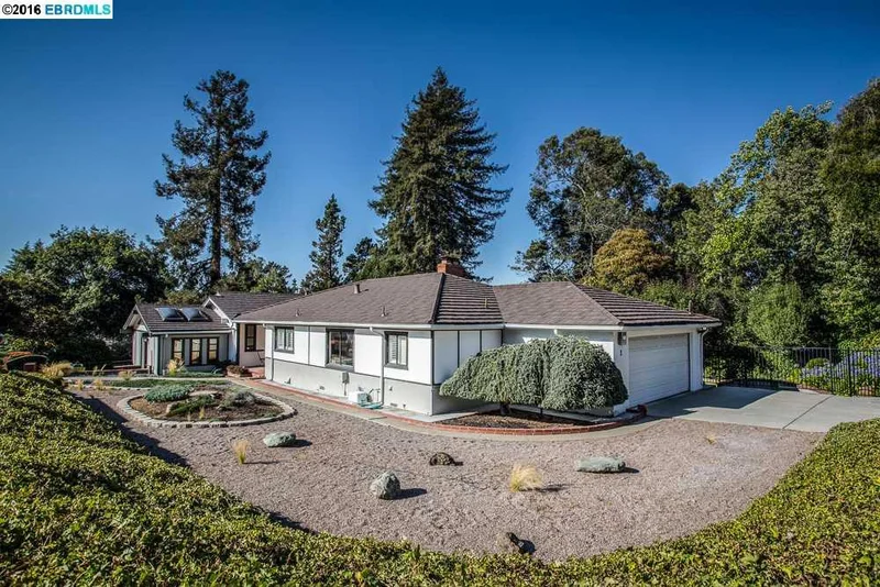1 Kirkland Ct, Oakland, CA 94605