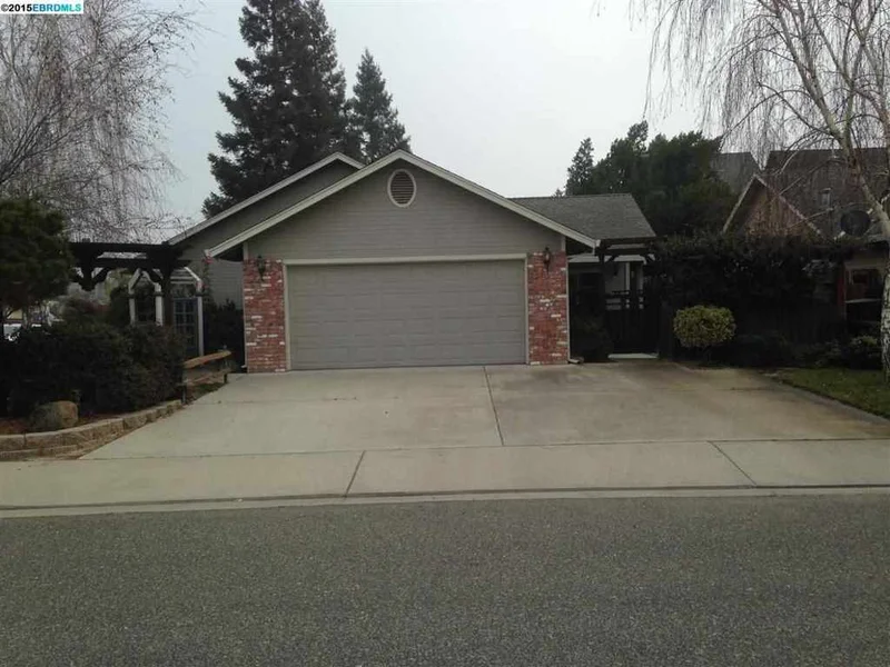 1247 Caballero Street, Oakdale, CA 95361