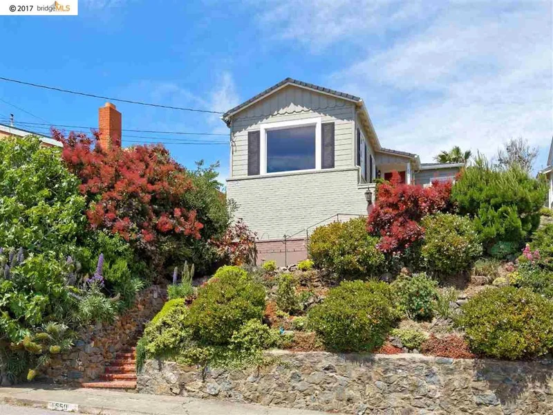 550 Mount St, Richmond, CA 94805