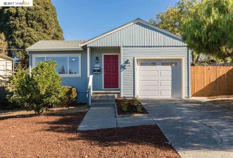 910 Saint Andrews Dr, El Sobrante, CA 94803