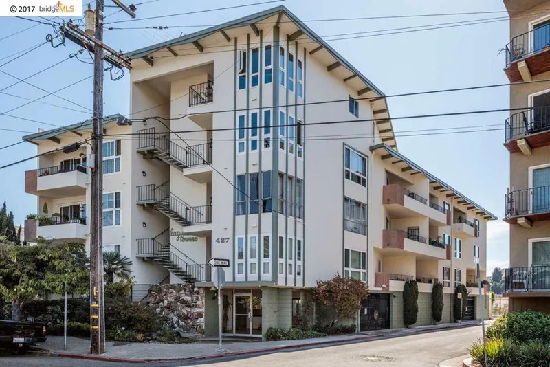 427 Lagunitas Ave 203, Oakland, CA 94610