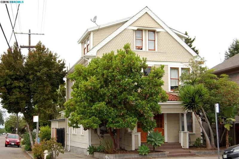 2718 Mlk Jr Way, Berkeley, CA 94703