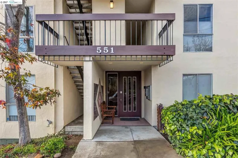 551 Jean Street #103, Oakland, CA 94610