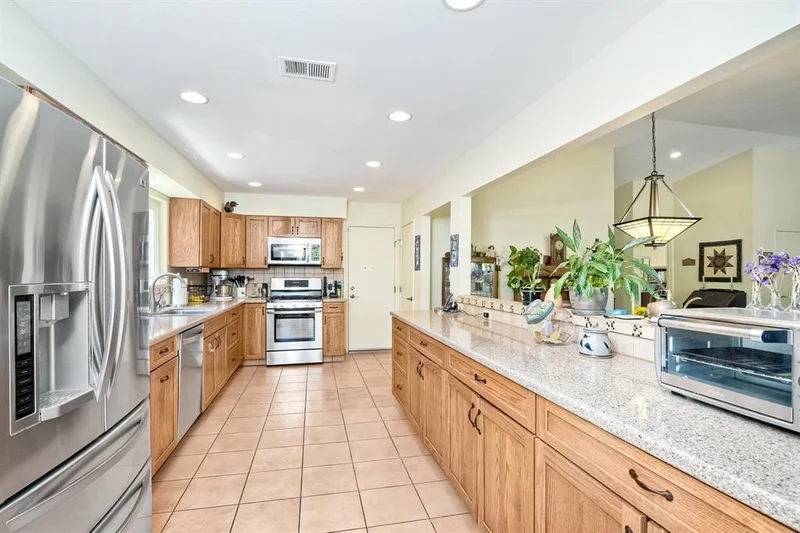 909 Woodcreek Rd, Fallbrook, CA 92028