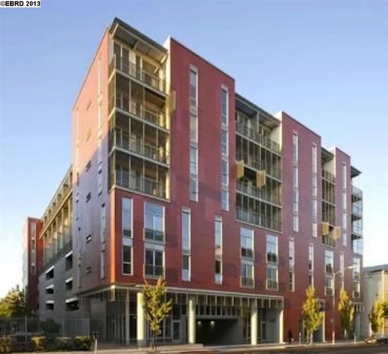 630 Thomas L. Berkley Way #713, Oakland, CA 94612