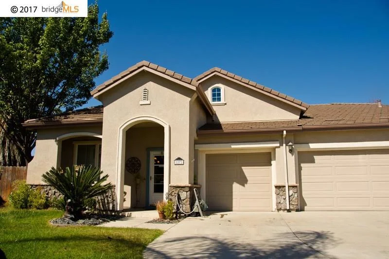 27 Susie Ct, Oakley, CA 94561