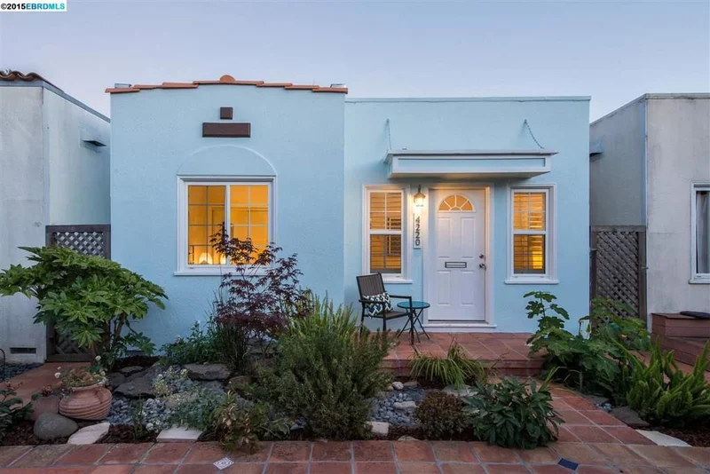 4220 Shafter Ave, Oakland, CA 94609