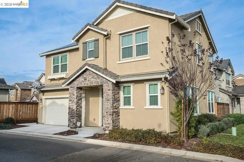 5621 Antique Rose Way, Riverbank, CA 95367