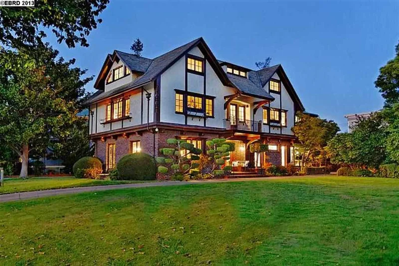 1232 Bay St, Alameda, CA 94501-3914