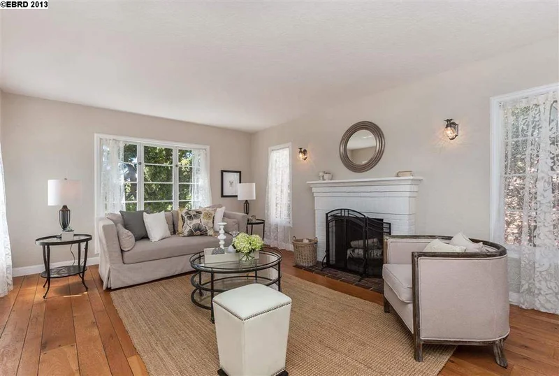 4616 Tompkins Ave, Oakland, CA 94619-2857