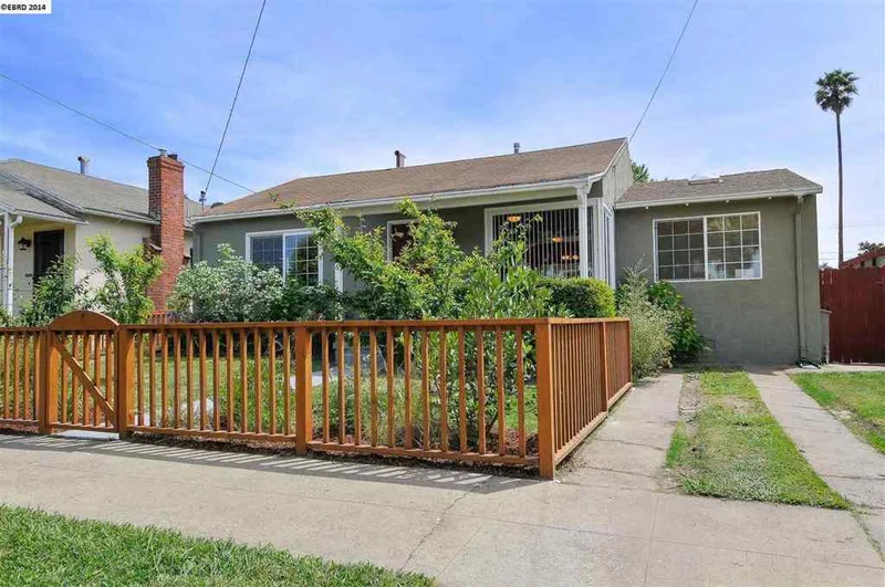 3016 Andrade Ave, Richmond, CA 94804-1180