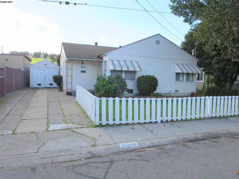 2946 Devon Way, San Pablo, CA 94806-3220