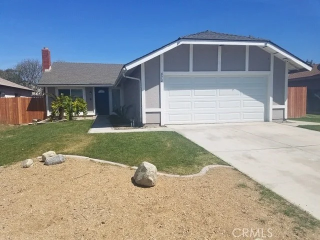 870 Smokewood, Colton, CA 92324