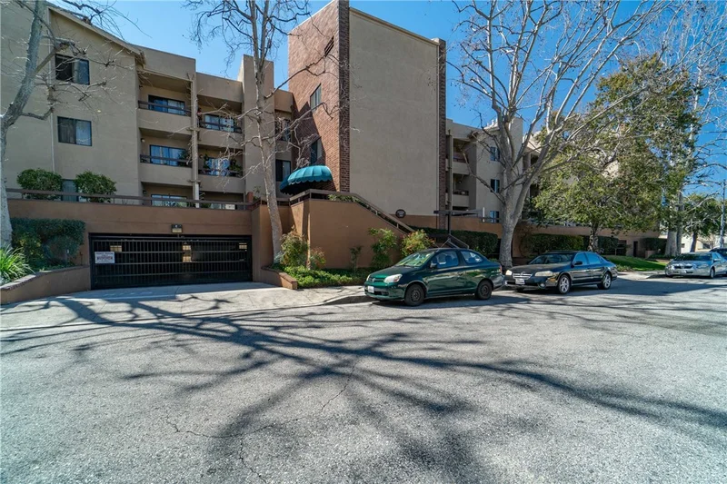 460 Oak #116, Glendale, CA 91204