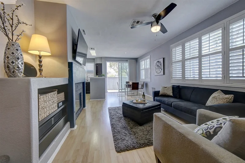 11833 Spruce Run Drive #Apt B, San Diego, CA 92131