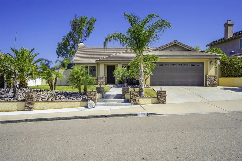 8562 E County Dr, El Cajon, CA 92021